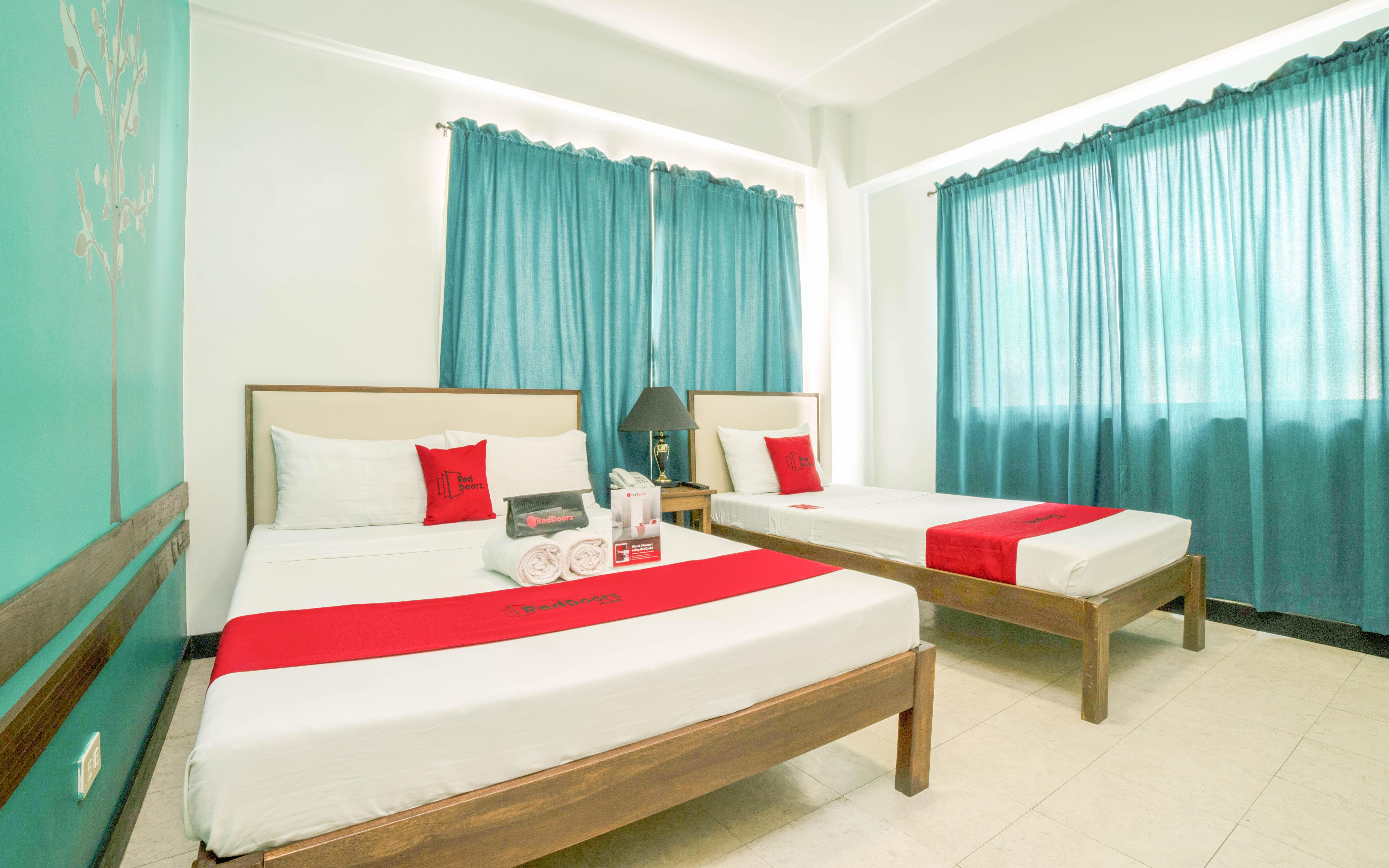 Reddoorz Near Rizal Junction Hotel 2*