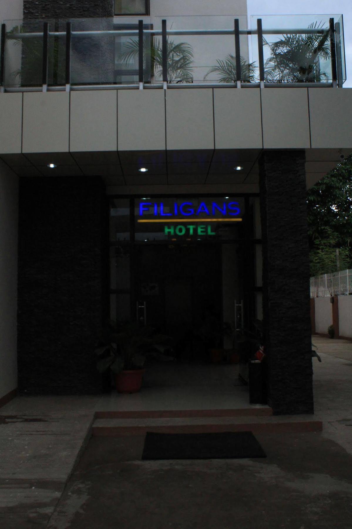 Hotel Reddoorz Near Rizal Junction