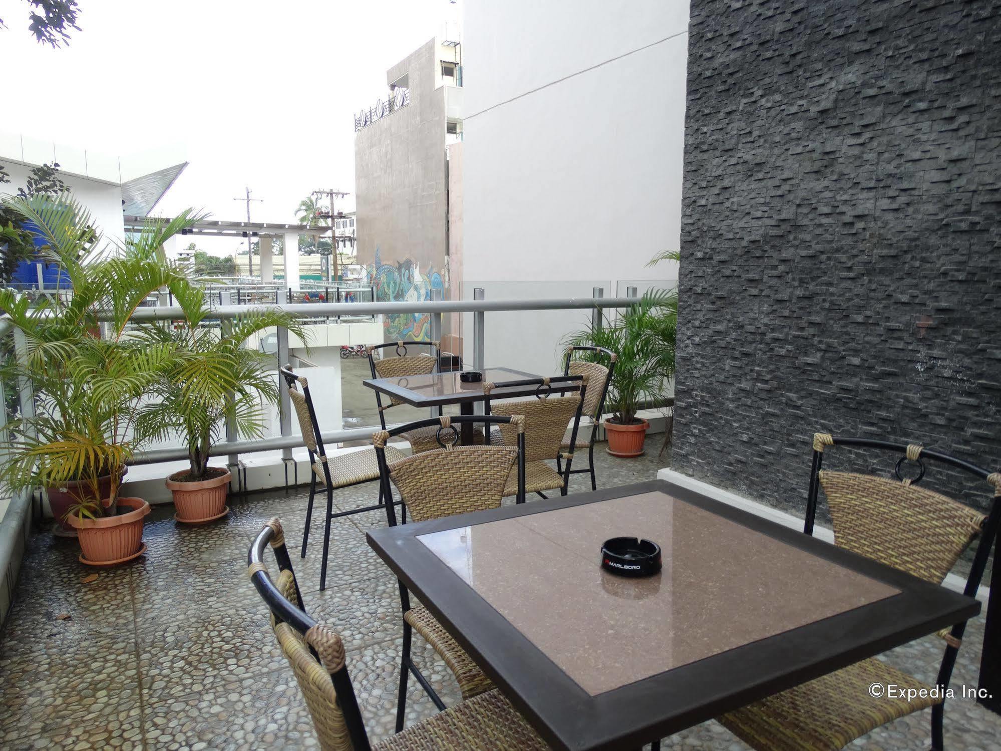 Reddoorz Near Rizal Junction Hotel