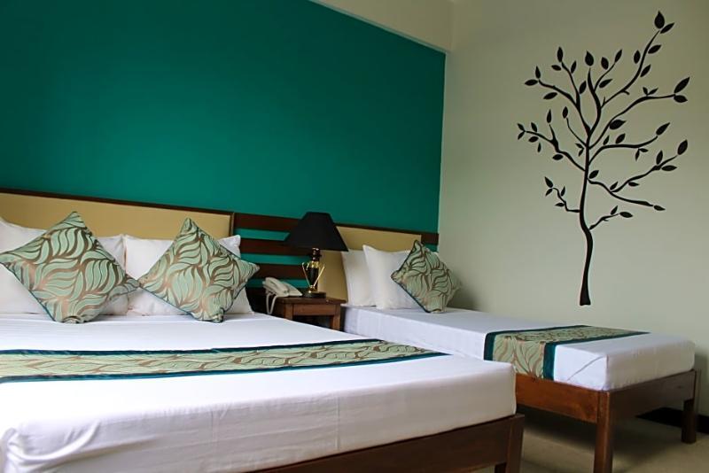 Reddoorz Near Rizal Junction Hotel 2*